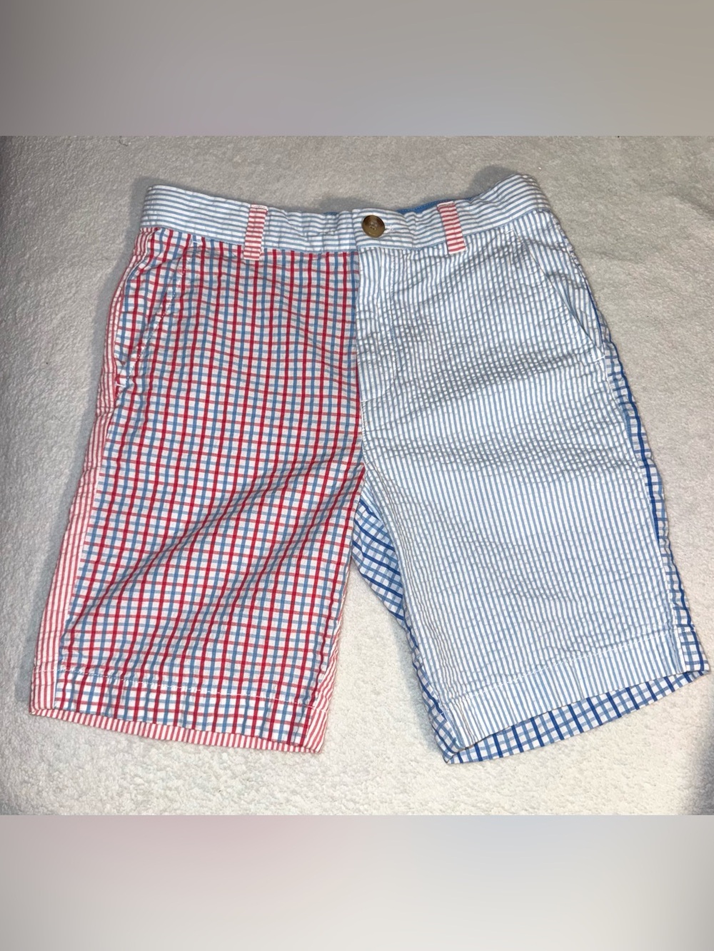 Vineyard Vines boys red and blue two toned designed shorts, size 10